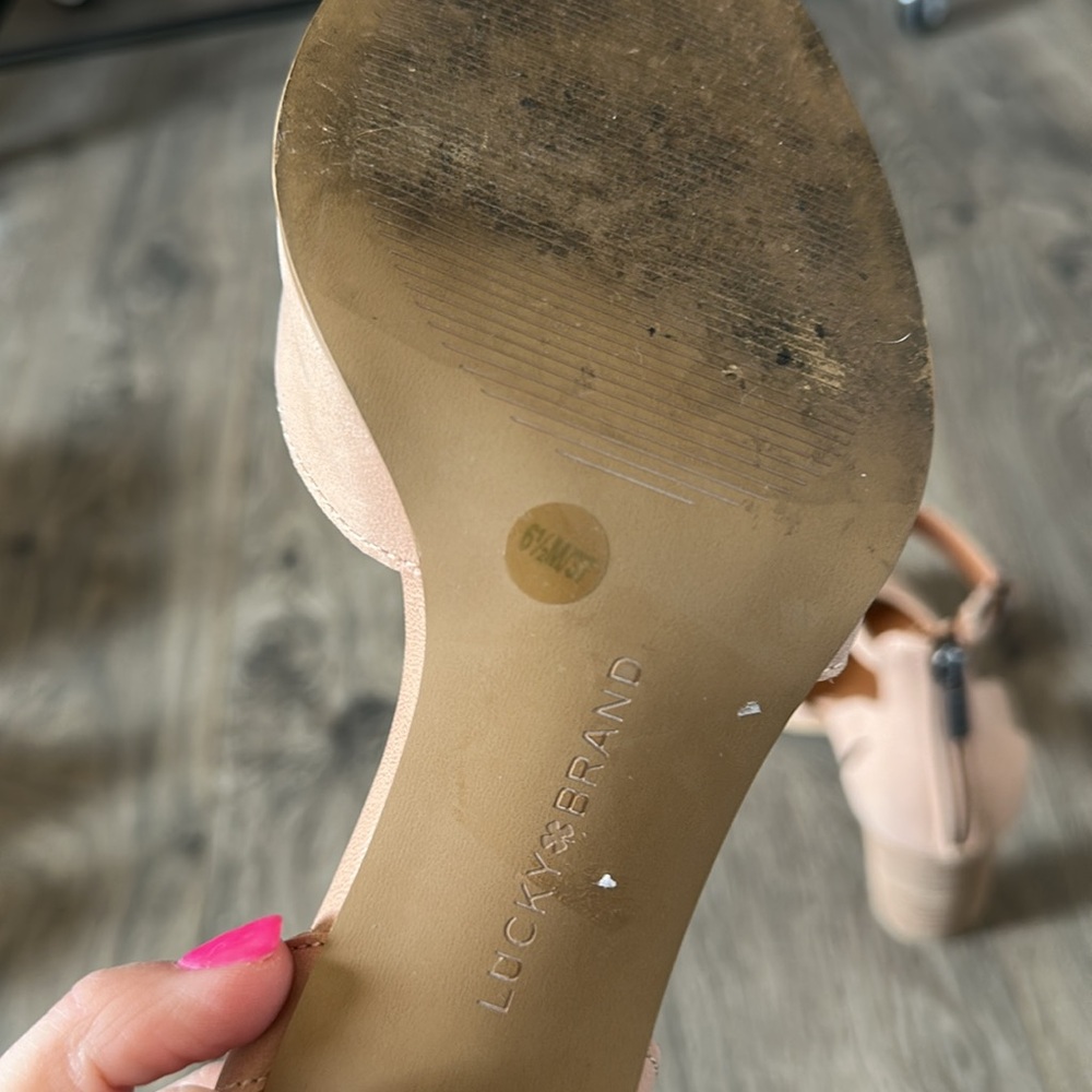 Lucky Brand Nude Heels size 6.5 - Picture 5 of 6
